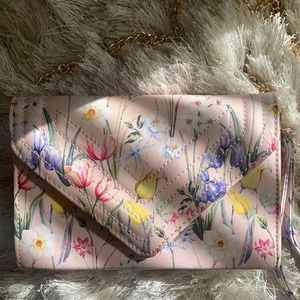 ALDO Clutch